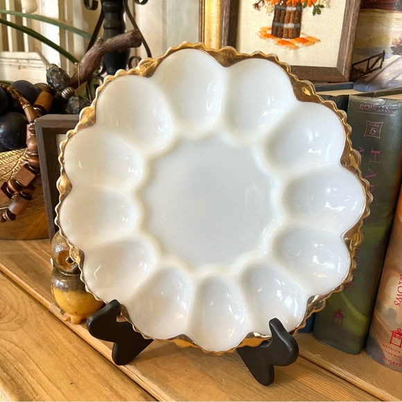 Vintage Anchor Hocking Milk Glass Deviled Egg Divided Plate with Gold Rim 1950s - Picture 2 of 7
